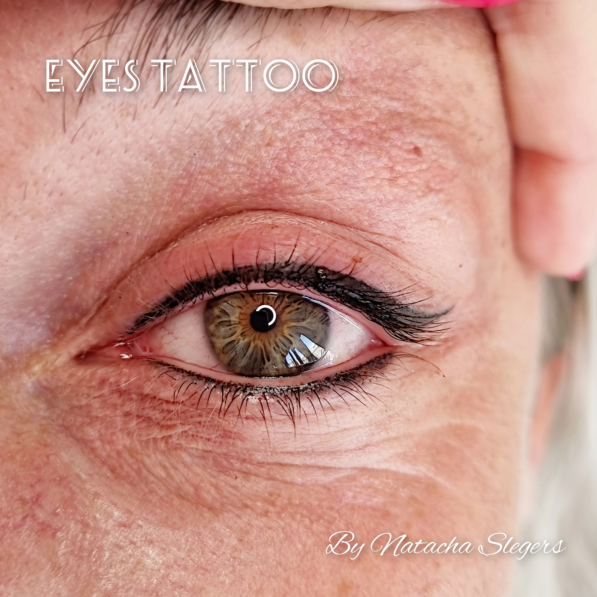 Photo du maquillage permanent des yeux